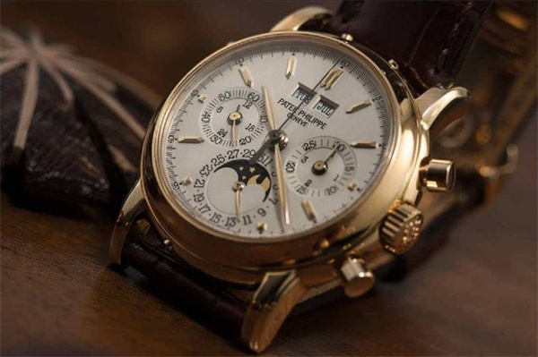 百达翡丽手表机芯里面有划痕应该咋办（图）